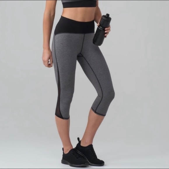 Lululemon 6 Gray Train Times Crop Mesh Leggings - Picture 9 of 9
